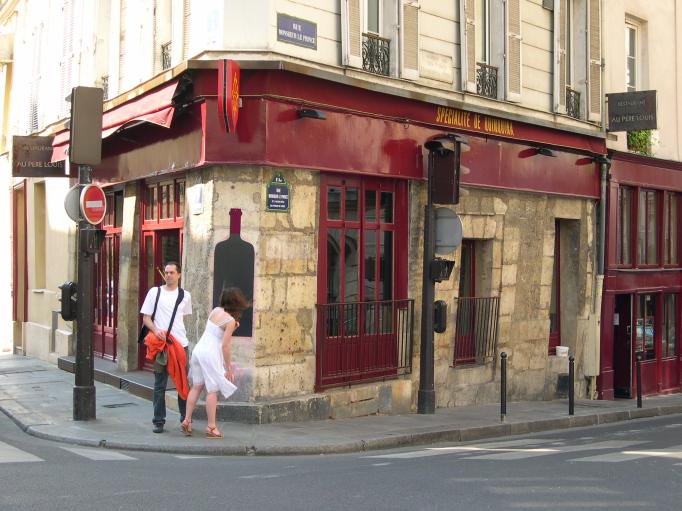  restaurant 'Au Père Louis', rue Monsieur le Prince (6e). Spécialité de quinquina